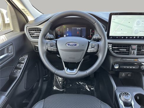 Used 2025 Ford Escape SE image 13