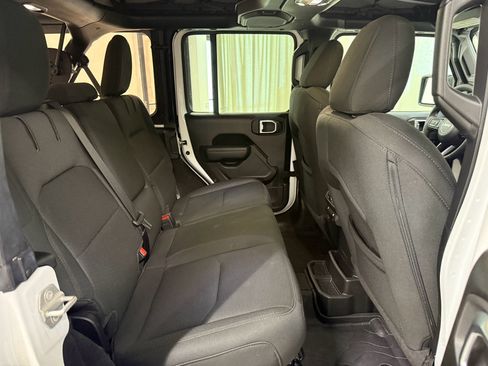 Used 2023 Jeep Wrangler Unlimited w/ Convenience Group AWD/4WD image 18
