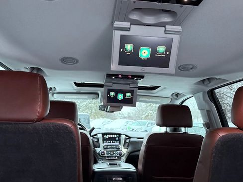 Used 2020 Chevrolet Suburban Premier w/ Premier Plus Edition image 34