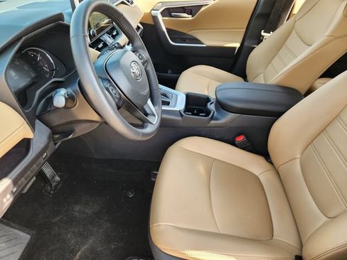 Used 2025 Toyota RAV4 XLE Premium FWD image 9