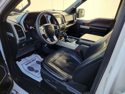 Used 2017 Ford F150 Lariat w/ Equipment Group 502A Luxury AWD/4WD image 7