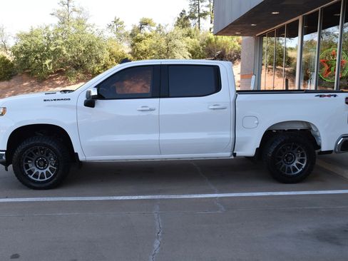Used 2022 Chevrolet Silverado 1500 LT w/ LPO, Dark Essentials Package AWD/4WD image 5