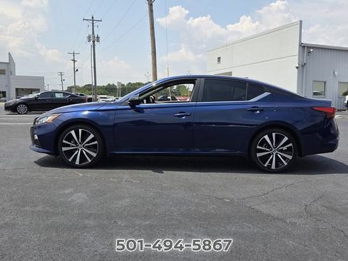 Used 2022 Nissan Altima 2.5 SR FWD image 2