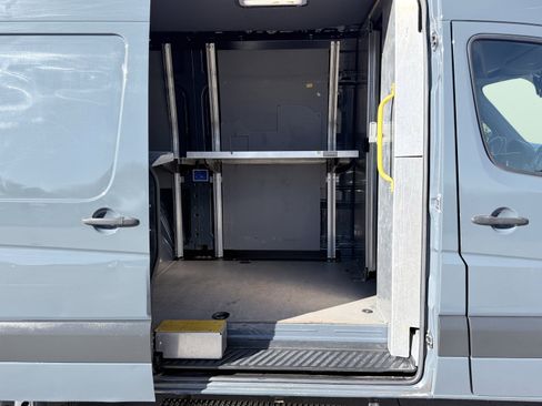 Used 2018 Mercedes-Benz Sprinter 2500 image 21