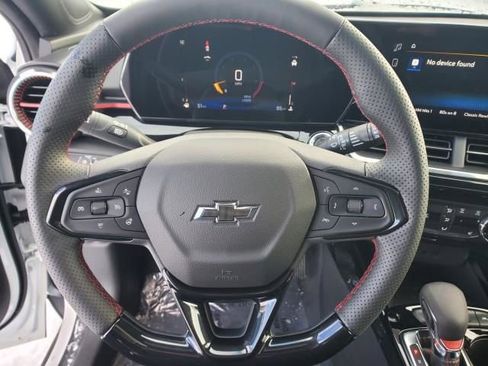 New 2026 Chevrolet Trax RS w/ Sunroof Package image 18