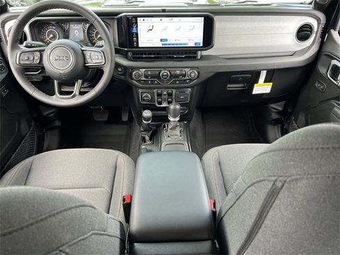 New 2025 Jeep Gladiator Sport image 19