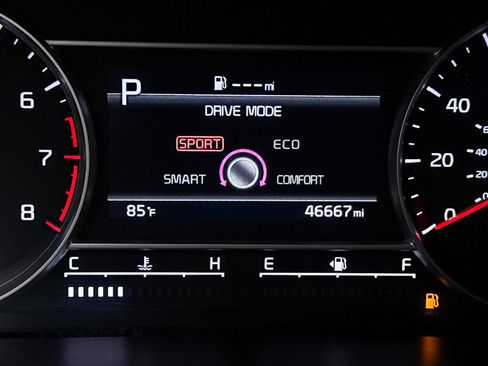 Used 2023 Kia Sorento LX FWD image 8