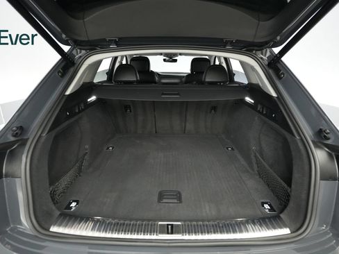 Used 2024 Audi Q8 e-tron Prestige w/ Prestige Package AWD/4WD image 8