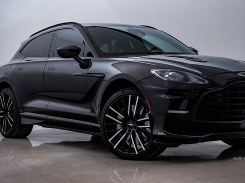 Used 2024 Aston Martin DBX 707 image 2