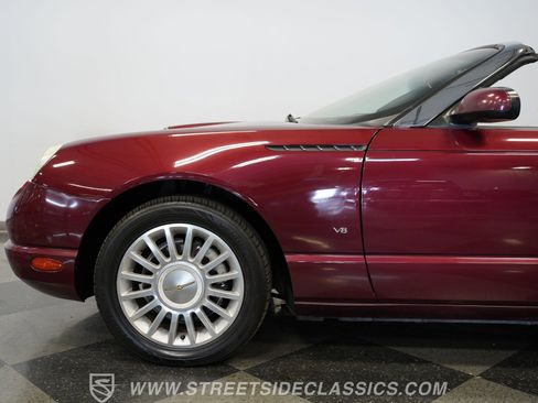 Used 2004 Ford Thunderbird image 28
