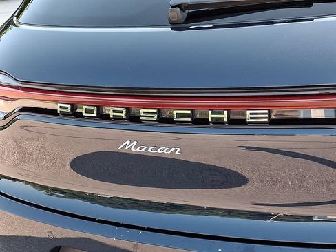Used 2019 Porsche Macan AWD/4WD image 36