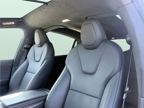 Used 2024 Tesla Model X Long Range image 30