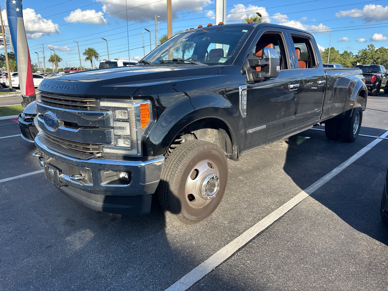 Used 2018 Ford F350 King Ranch w/ King Ranch Ultimate Package AWD/4WD image 3