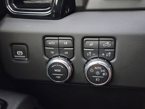 Certified 2025 GMC Sierra 2500 AT4 w/ AT4 Premium Plus Package image 21