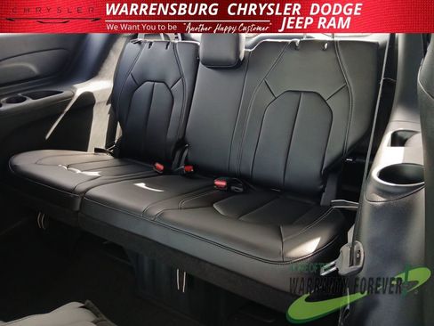 New 2026 Chrysler Pacifica Select FWD image 15