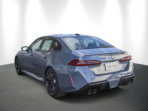 New 2026 BMW M5 w/ Executive Package image 4