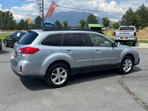 Used 2013 Subaru Outback 2.5i Limited w/ Moonroof Pkg AWD/4WD image 8