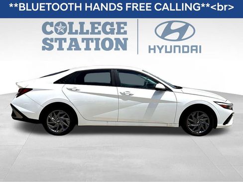 Used 2024 Hyundai Elantra SEL image 9
