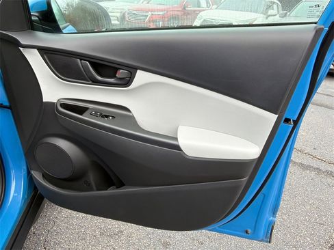 Used 2022 Hyundai Kona SEL image 14