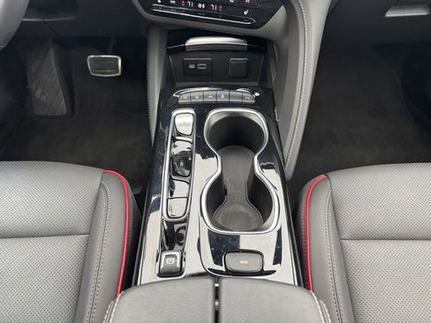 Used 2023 Buick Envision Essence w/ Sport Touring Package AWD/4WD image 21