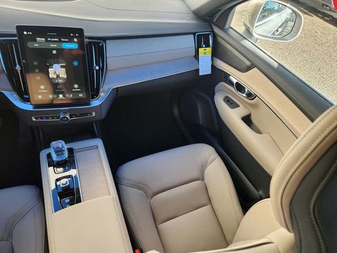 New 2026 Volvo XC90 T8 Plus image 12