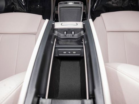 New 2026 Mercedes-Benz GLB 250 image 20