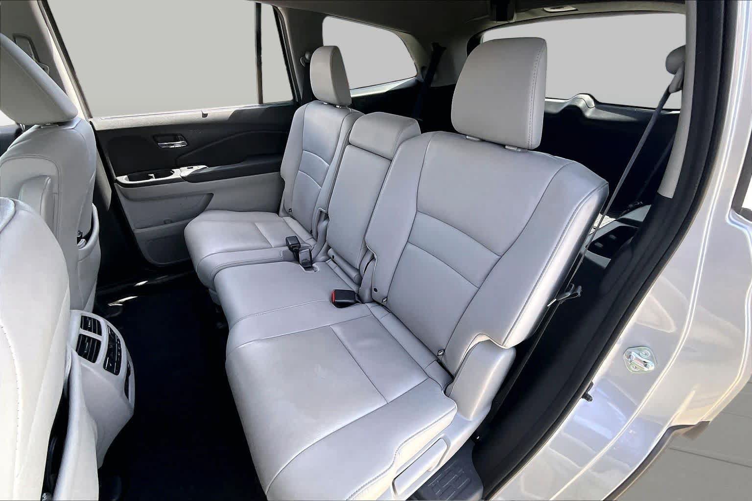Used 2019 Honda Pilot Touring image 19