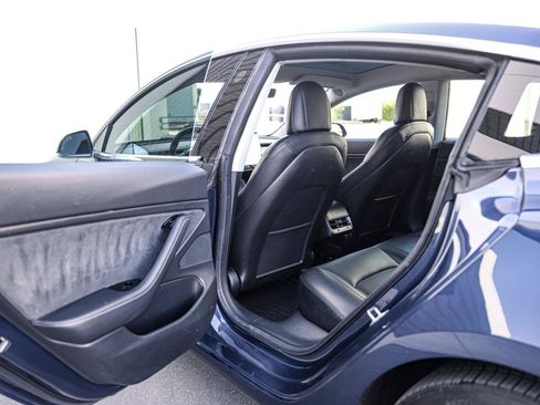 Used 2018 Tesla Model 3 Mid Range RWD image 33
