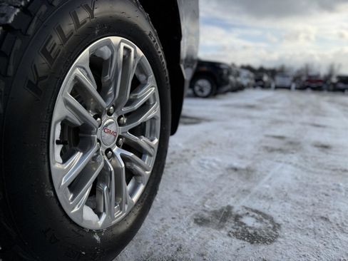 Certified 2022 GMC Yukon XL SLT w/ SLT Premium Package image 11