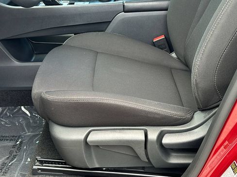 Used 2024 Nissan Rogue S AWD/4WD image 19