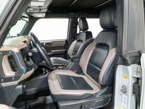 Used 2023 Ford Bronco Wildtrak image 16