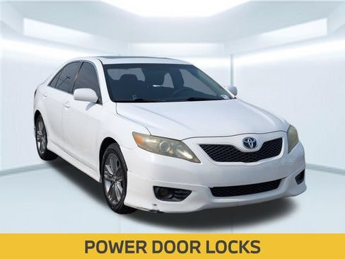 Used 2011 Toyota Camry SE FWD image 8
