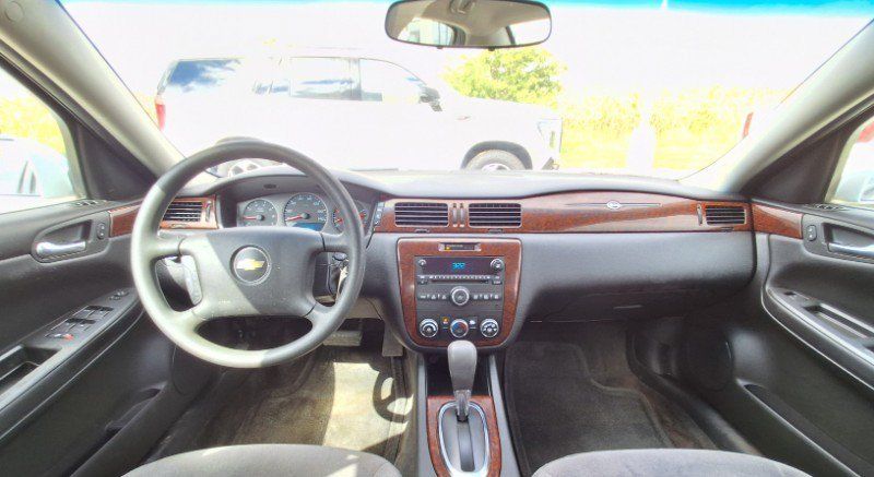 Used 2011 Chevrolet Impala LS FWD image 16