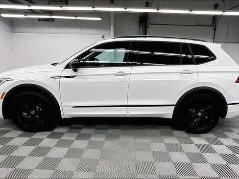 Used 2023 Volkswagen Tiguan SE R-Line FWD image 14