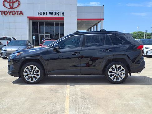 Used 2023 Toyota RAV4 XLE Premium FWD image 6