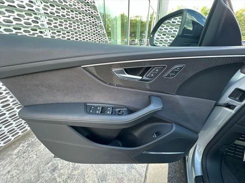 Used 2023 Audi SQ8 Prestige AWD/4WD image 7