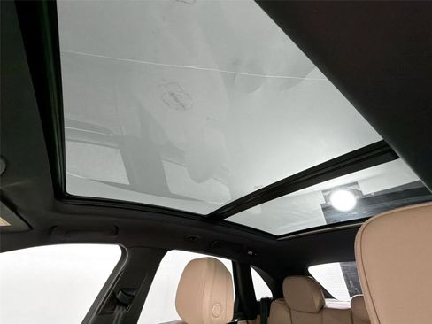 Certified 2023 Porsche Macan Turbo AWD/4WD image 35