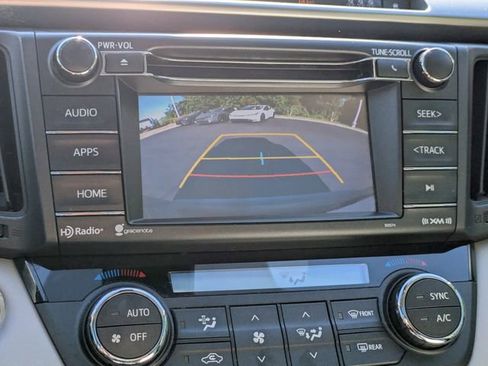 Used 2018 Toyota RAV4 XLE FWD image 23