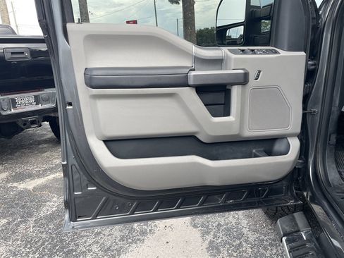 Used 2019 Ford F350 XLT w/ XLT Premium Package AWD/4WD image 39