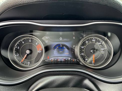 Used 2023 Jeep Cherokee Altitude Lux w/ Mopar Interior Package AWD/4WD image 27