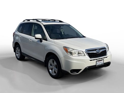 Used 2014 Subaru Forester 2.5i Premium AWD/4WD image 7