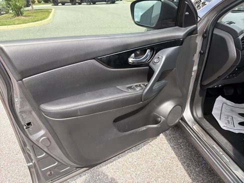 Used 2022 Nissan Rogue Sport SL AWD/4WD image 19