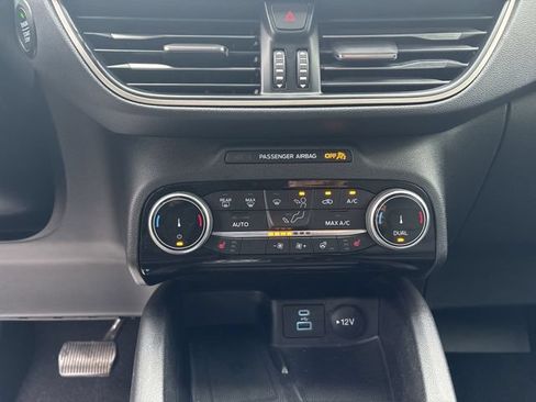 Used 2022 Ford Escape SEL w/ Technology Package FWD image 19