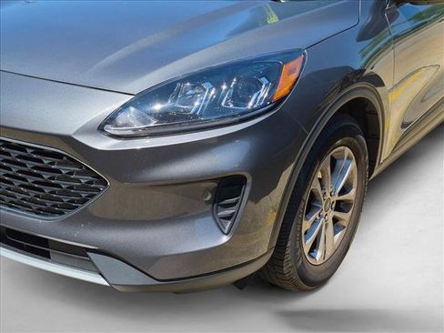 Used 2022 Ford Escape SE w/ Convenience Package FWD image 9