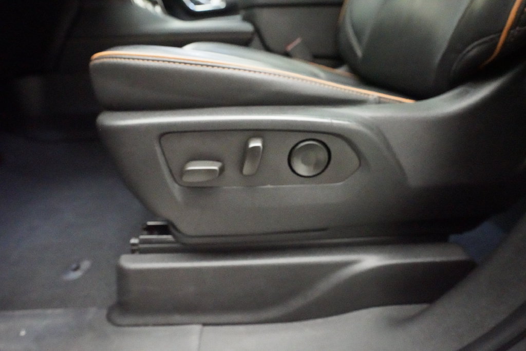 Certified 2023 GMC Yukon AT4 AWD/4WD image 28