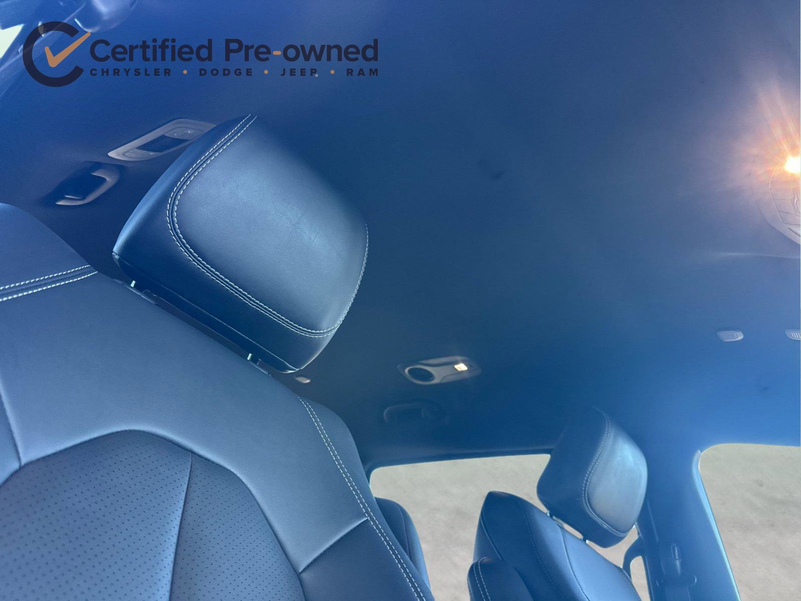 Used 2025 Chrysler Pacifica Select FWD image 19