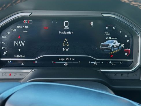 Used 2024 GMC Sierra 1500 AT4 w/ Technology Package image 9