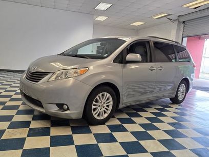 Used 2013 Toyota Sienna XLE w/ Premium Pkg