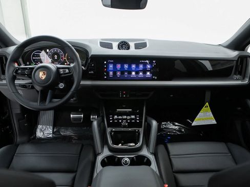 New 2026 Porsche Cayenne S image 13