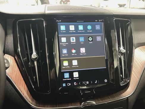 Used 2023 Volvo XC60 B5 Plus w/ Climate Package image 18